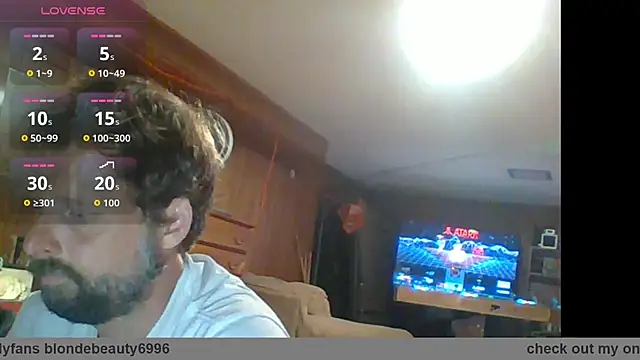 Snapshot of thecatrangler chatting on 09/11/25, 09:37 thecatrangler online show from 09/11/25, 09:37