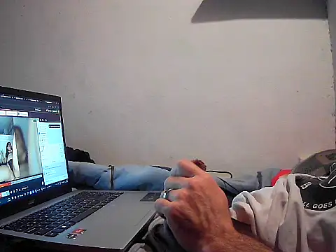 Snapshot of Lolosalvage83 chatting on 07/26/26, 05:37 Lolosalvage83 online show from 07/26/26, 05:37