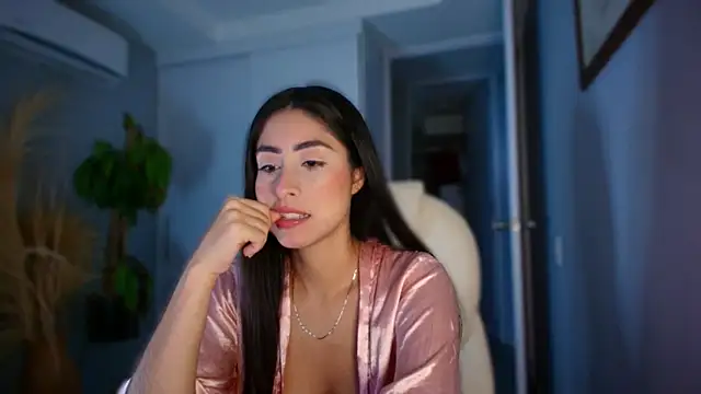 Snapshot of auroracaruso11 chatting on 09/29/25, 10:36 auroracaruso11 online show from 09/29/25, 10:36