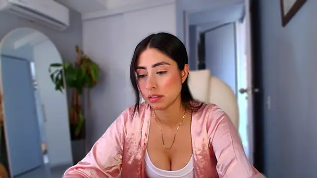 Snapshot of auroracaruso11 chatting on 10/07/25, 09:45 auroracaruso11 online show from 10/07/25, 09:45