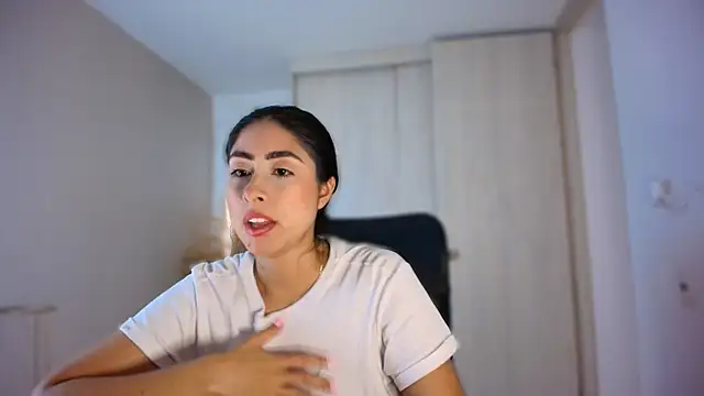 auroracaruso11 online show from 07/24/26, 07:01
