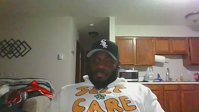 Snapshot of Stayinalive1992 chatting on 01/18/25, 03:09 Stayinalive1992 online show from 01/18/25, 03:09