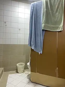 Snapshot of Layla-daloua chatting on 12/18/25, 11:22 Layla-daloua online show from 12/18/25, 11:22