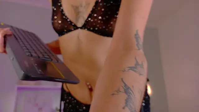 ParisFox  online show from 12/19/25, 01:07