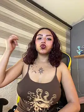Liittleluaa  online show from 02/19/25, 12:00