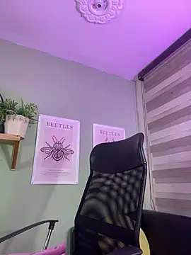 Liittleluaa  online show from 03/21/25, 12:17