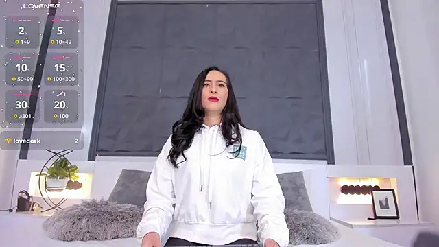 SaraGomez1 online show from 12/17/24, 04:11