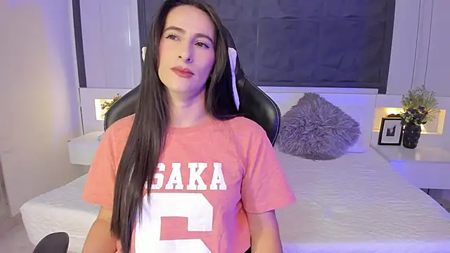 SaraGomez1 online show from 12/16/25, 11:48