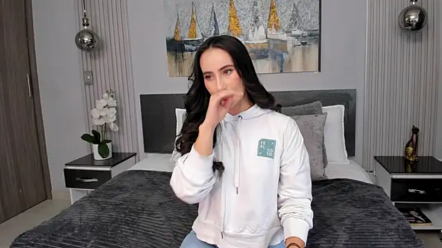 SaraGomez1 online show from 05/23/26, 12:09