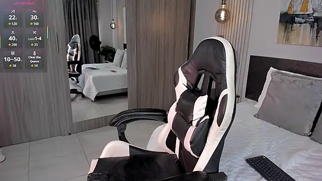 SaraGomez1 online show from 07/15/26, 02:11