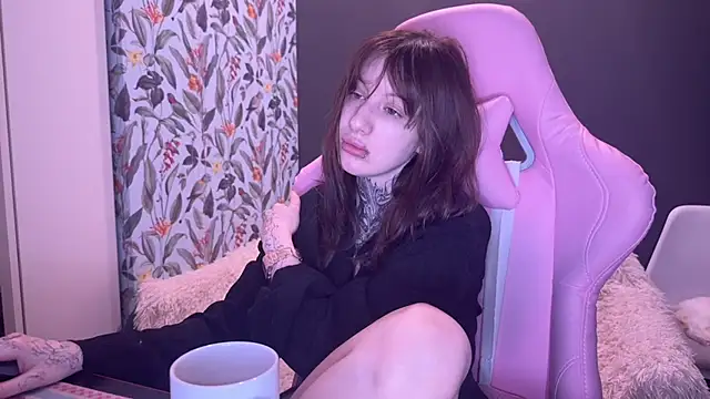 moundliicht1 online show from 04/30/26, 08:57