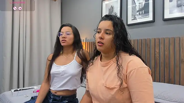 Snapshot of Dilan_y_Mia chatting on 01/15/25, 01:20 Dilan y Mia online show from 01/15/25, 01:20