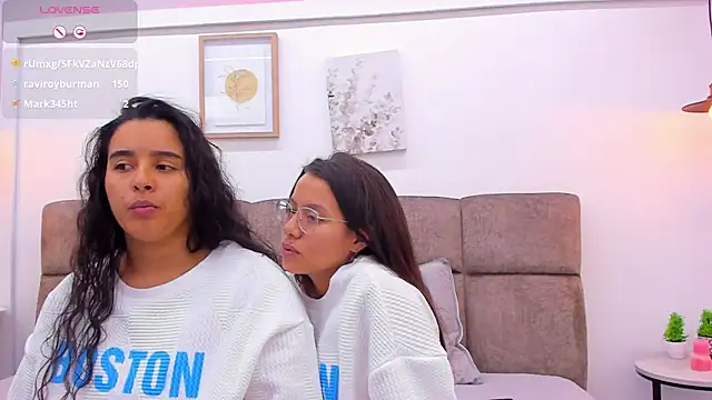 Snapshot of Dilan_y_Mia chatting on 02/12/25, 09:01 Dilan y Mia online show from 02/12/25, 09:01