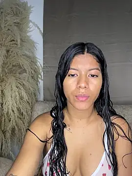 NiaBlanco online show from 12/04/25, 03:38