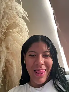 Snapshot of NiaBlanco chatting on 04/05/26, 07:11 NiaBlanco online show from 04/05/26, 07:11