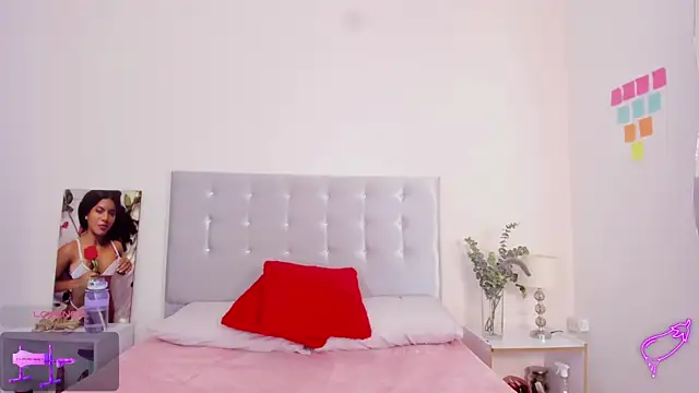 Snapshot of NiaBlanco chatting on 05/08/26, 11:43 NiaBlanco online show from 05/08/26, 11:43