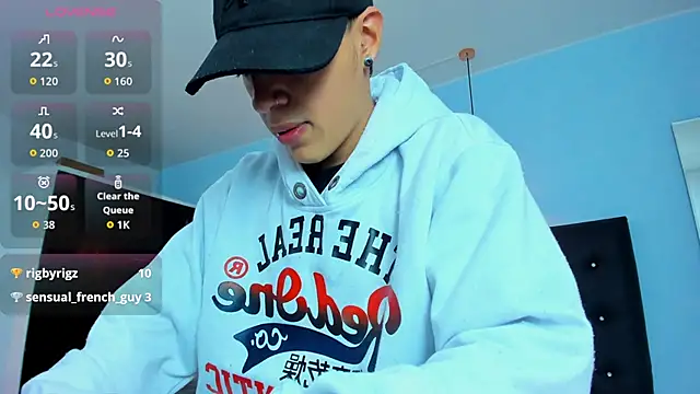 Snapshot of Lobo_17_ chatting on 10/31/25, 03:40 Lobo 17 online show from 10/31/25, 03:40