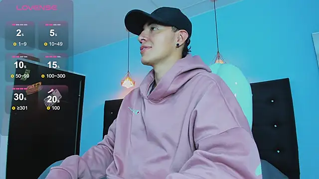 Snapshot of Lobo_17_ chatting on 11/05/25, 03:50 Lobo 17 online show from 11/05/25, 03:50