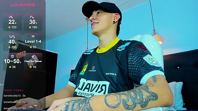 Snapshot of Lobo_17_ chatting on 11/20/25, 03:07 Lobo 17 online show from 11/20/25, 03:07