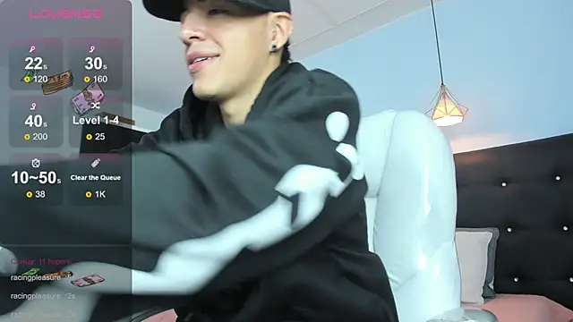 Snapshot of Lobo_17_ chatting on 11/25/25, 03:50 Lobo 17 online show from 11/25/25, 03:50