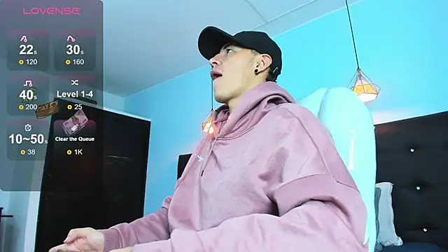 Snapshot of Lobo_17_ chatting on 11/28/25, 03:42 Lobo 17 online show from 11/28/25, 03:42