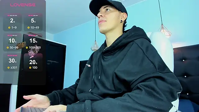 Snapshot of Lobo_17_ chatting on 12/02/25, 03:45 Lobo 17 online show from 12/02/25, 03:45