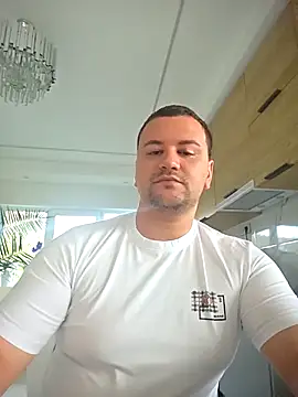 Snapshot of KarlosCarutox chatting on 10/26/25, 02:56 KarlosCarutox online show from 10/26/25, 02:56