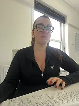 Snapshot of Miss_Stassi chatting on 02/03/25, 09:41 Miss Stassi online show from 02/03/25, 09:41