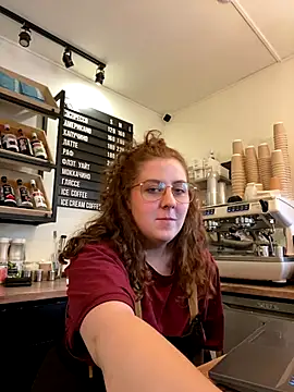 Snapshot of cinnabon_ chatting on 09/25/25, 01:59 cinnabon  online show from 09/25/25, 01:59