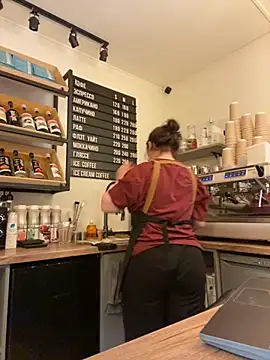 Snapshot of cinnabon_ chatting on 09/30/25, 04:34 cinnabon  online show from 09/30/25, 04:34