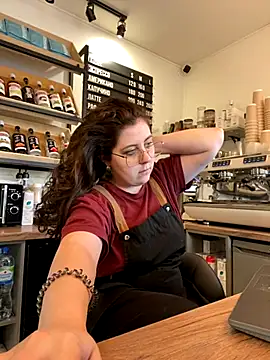 Snapshot of cinnabon_ chatting on 10/01/25, 01:50 cinnabon  online show from 10/01/25, 01:50