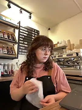 Snapshot of cinnabon_ chatting on 10/20/25, 10:59 cinnabon  online show from 10/20/25, 10:59