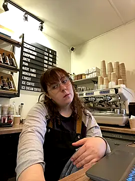 Snapshot of cinnabon_ chatting on 10/26/25, 08:53 cinnabon  online show from 10/26/25, 08:53