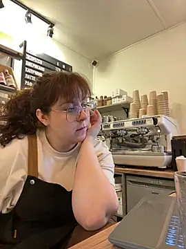 Snapshot of cinnabon_ chatting on 11/02/25, 08:39 cinnabon  online show from 11/02/25, 08:39