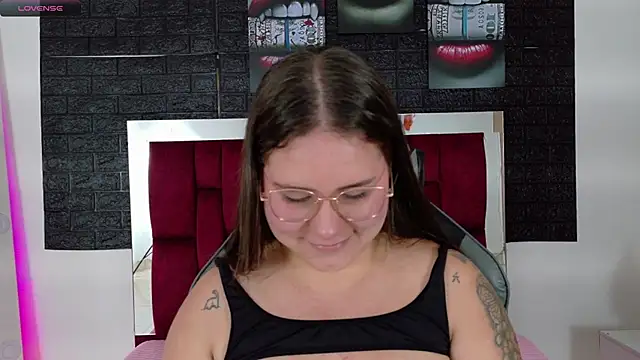 Snapshot of April1_sc chatting on 09/30/25, 02:33 April1 sc online show from 09/30/25, 02:33