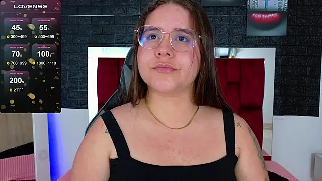 Snapshot of April1_sc chatting on 11/06/25, 01:56 April1 sc online show from 11/06/25, 01:56