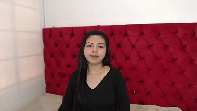 CarolineBrunx online show from 01/11/25, 05:40