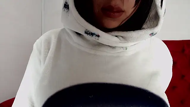 CarolineBrunx online show from 01/13/25, 06:27