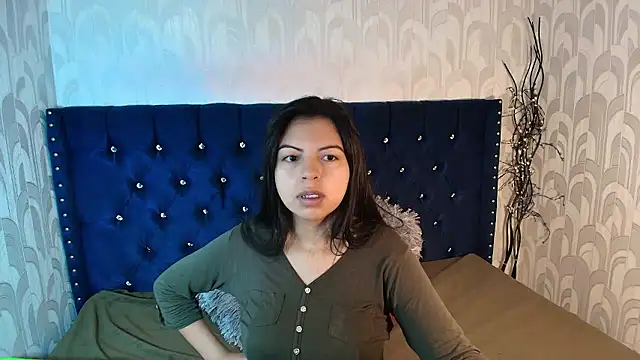 Snapshot of CarolineBrunx chatting on 01/11/26, 06:18 CarolineBrunx online show from 01/11/26, 06:18