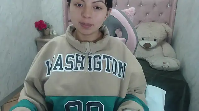 Snapshot of CarolineBrunx chatting on 02/07/26, 02:48 CarolineBrunx online show from 02/07/26, 02:48