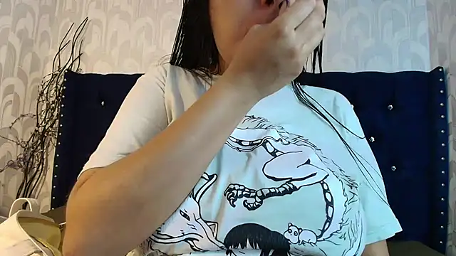 Snapshot of CarolineBrunx chatting on 02/25/26, 04:11 CarolineBrunx online show from 02/25/26, 04:11