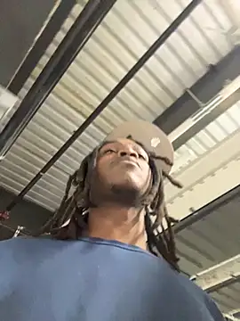 sneakylink13   online show from 10/29/25, 05:58