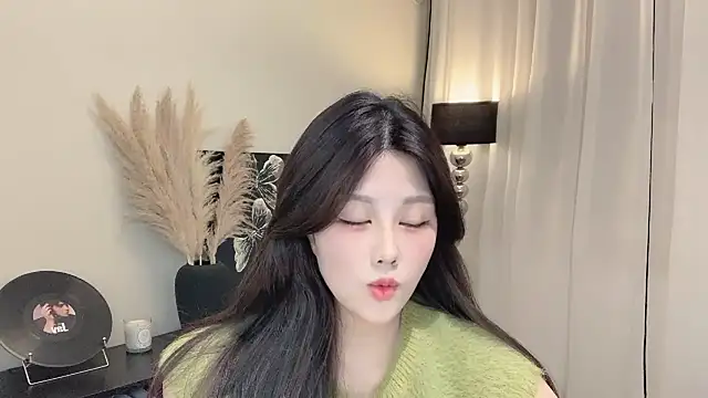 Strawberrybabyy1 online show from 03/07/25, 01:40