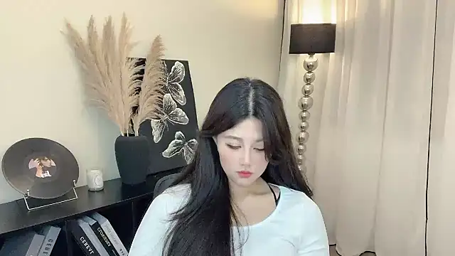 Strawberrybabyy1 online show from 03/12/25, 03:51