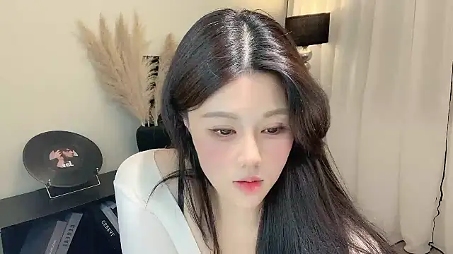 Strawberrybabyy1 online show from 03/18/25, 02:48