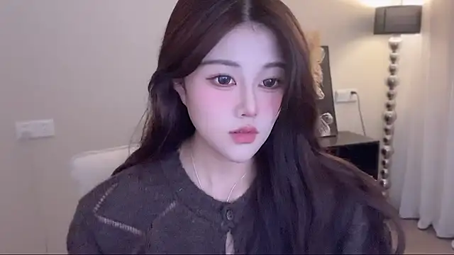 Snapshot of Strawberrybabyy1 chatting on 11/02/25, 12:51 Strawberrybabyy1 online show from 11/02/25, 12:51