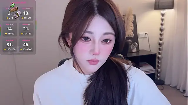 Snapshot of Strawberrybabyy1 chatting on 11/11/25, 12:27 Strawberrybabyy1 online show from 11/11/25, 12:27