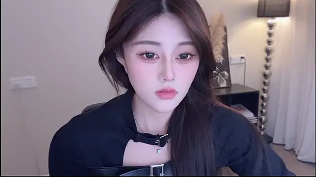 Snapshot of Strawberrybabyy1 chatting on 11/20/25, 02:06 Strawberrybabyy1 online show from 11/20/25, 02:06