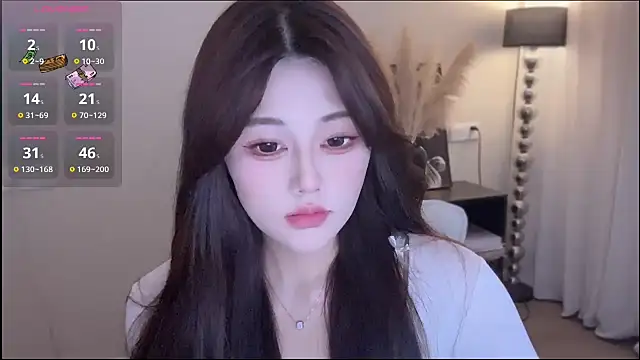 Snapshot of Strawberrybabyy1 chatting on 12/01/25, 03:28 Strawberrybabyy1 online show from 12/01/25, 03:28