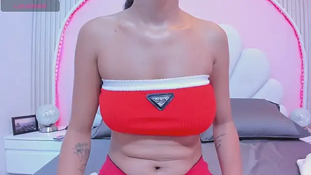 Snapshot of Meli_castillo chatting on 02/23/25, 04:35 Meli castillo online show from 02/23/25, 04:35